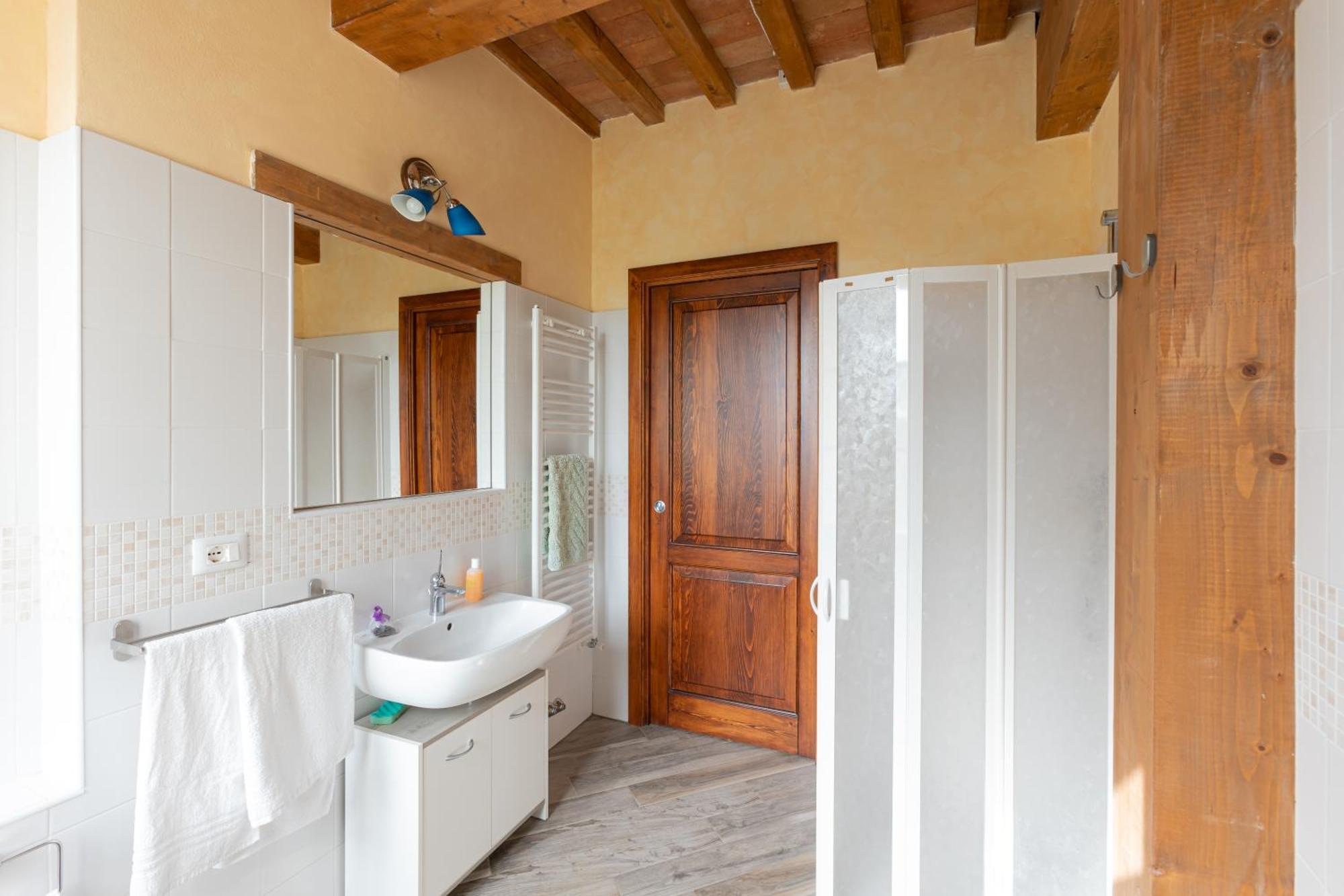 Agriturismo La Valle Della Lavanda - Podere Mezzastrada Fauglia Phòng bức ảnh